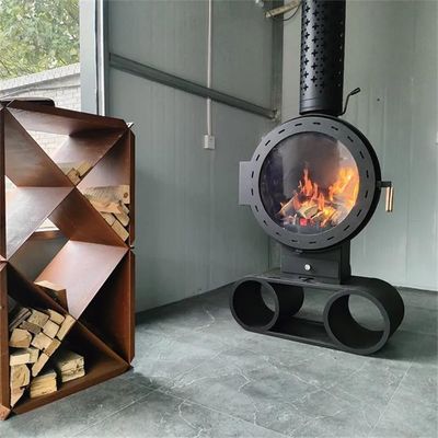 Calefacción central colgante interior decorativa de la chimenea alrededor de la estufa ardiente de madera